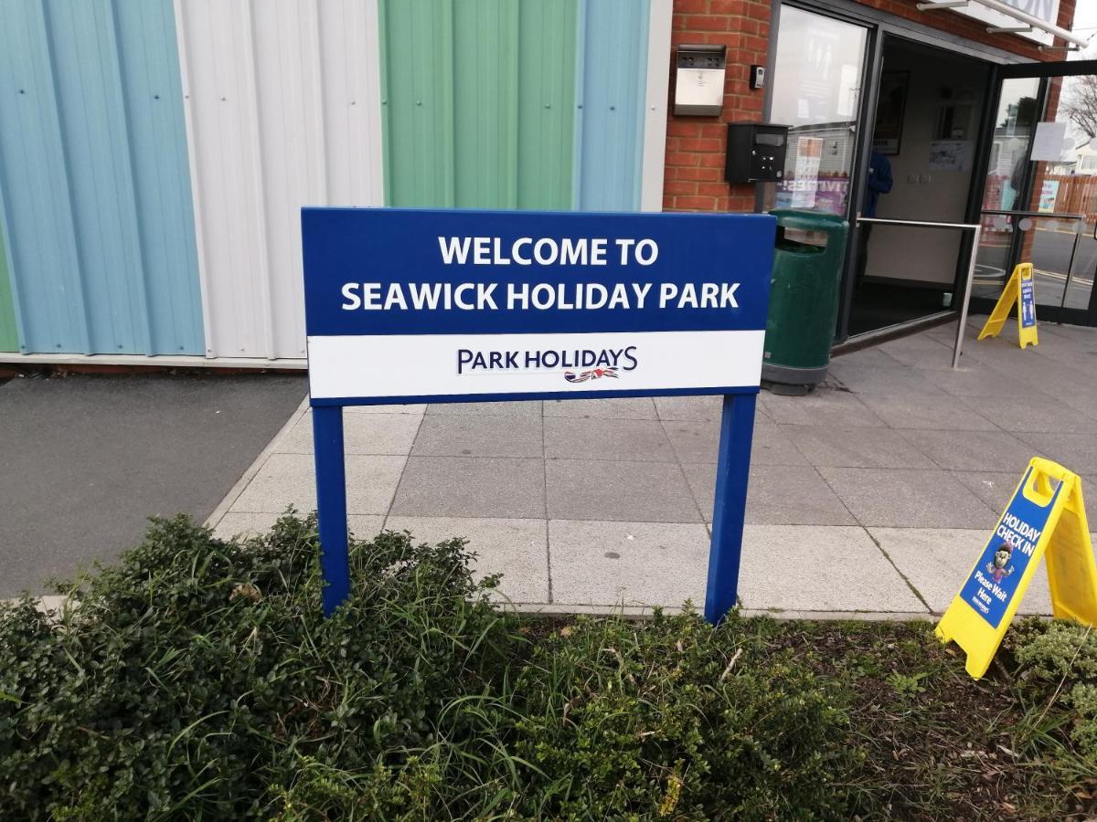 617 Seawick Hotel Jaywick Sands Exterior photo